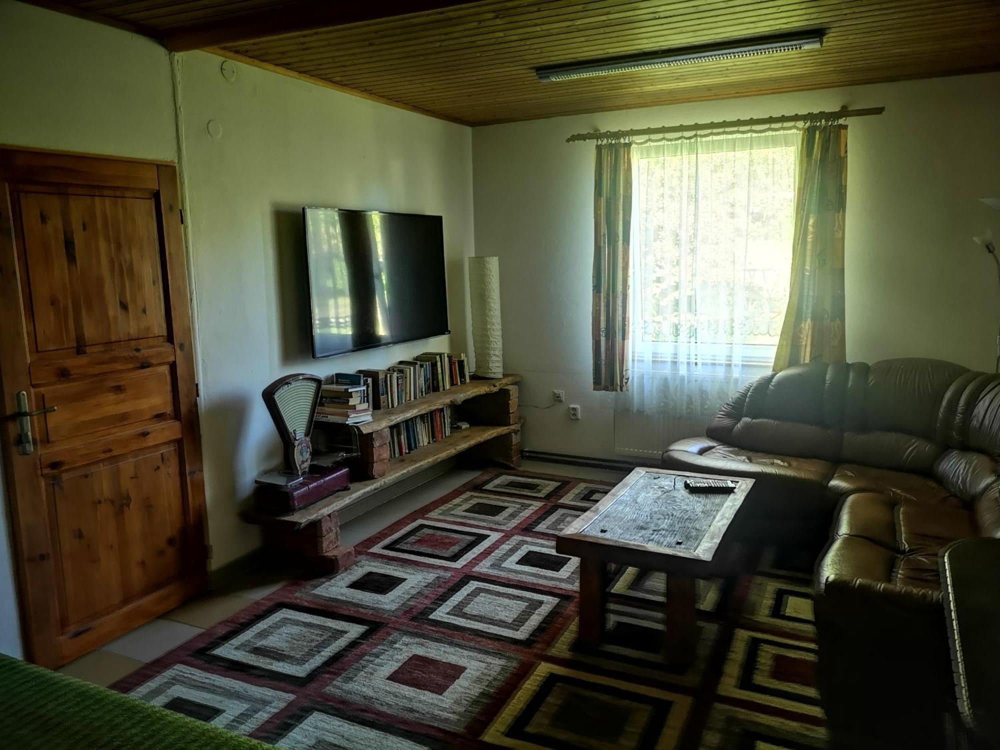 Green Apartments Lustenice エクステリア 写真